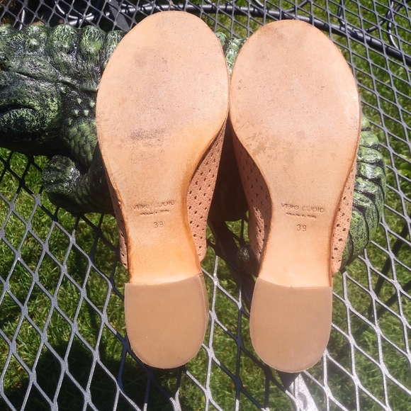 Vero Cuoio L'idea Laser cut Tan Mules - Picture 3 of 16